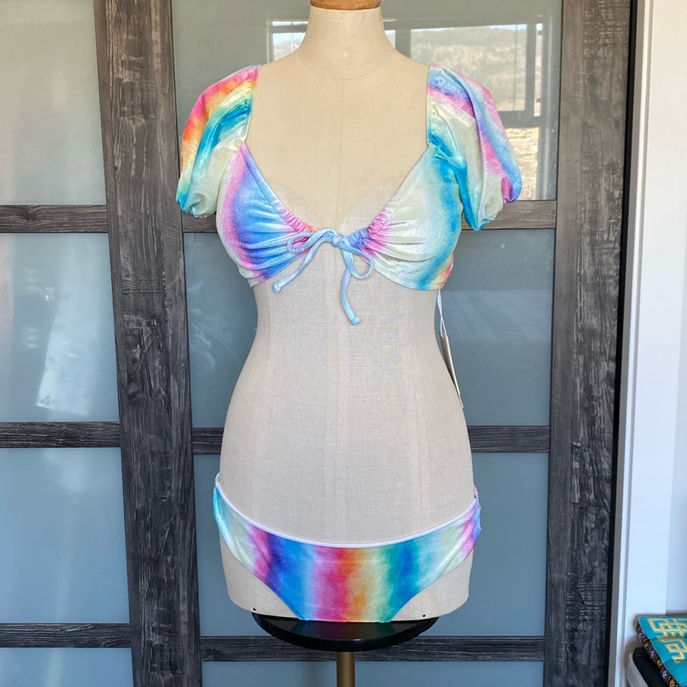 Quint Soul two piece bikini bathing suit w bolero style top tie closure. Medium